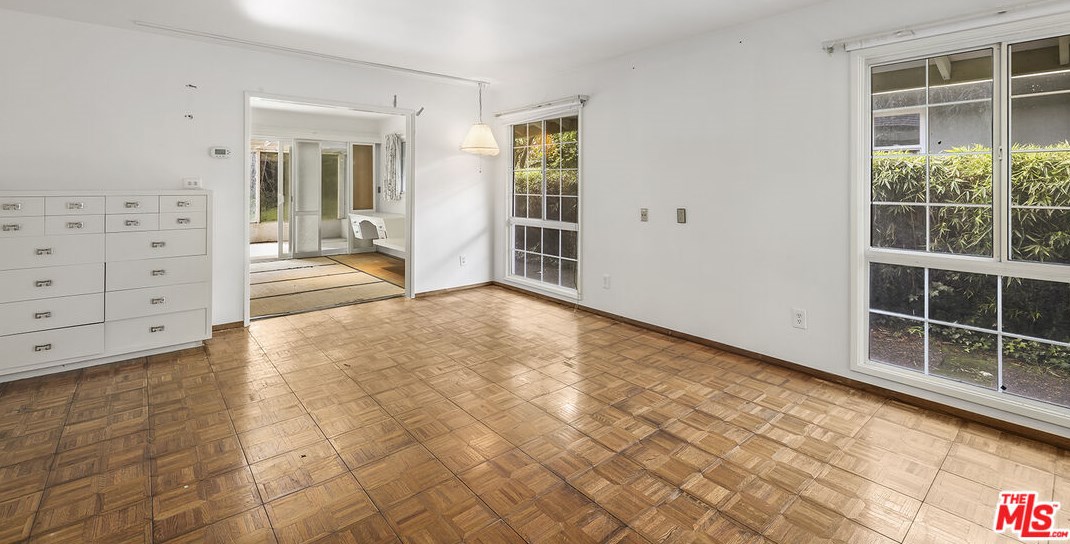 1216 Riv Ln, Santa Ana CA 92706-1425 exterior