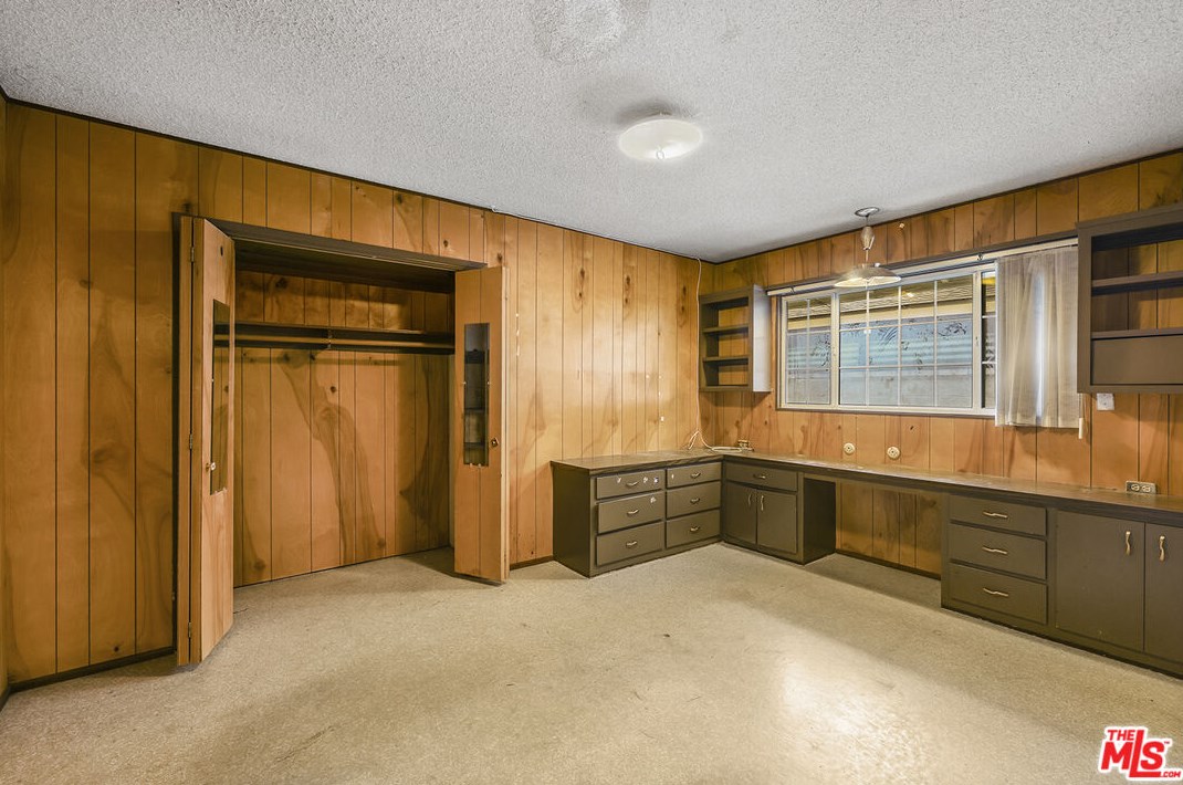 1216 Riv Ln, Santa Ana CA 92706-1425 exterior