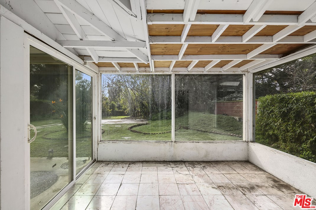 1216 Riv Ln, Santa Ana CA 92706-1425 exterior