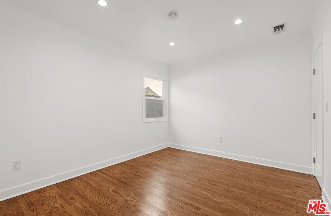 7807 Naylor Ave, Los Angeles CA  90045-2908 exterior