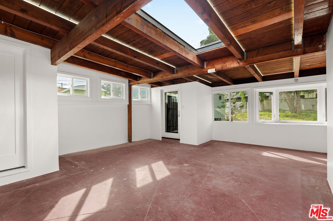 7807 Naylor Ave, Los Angeles CA  90045-2908 exterior