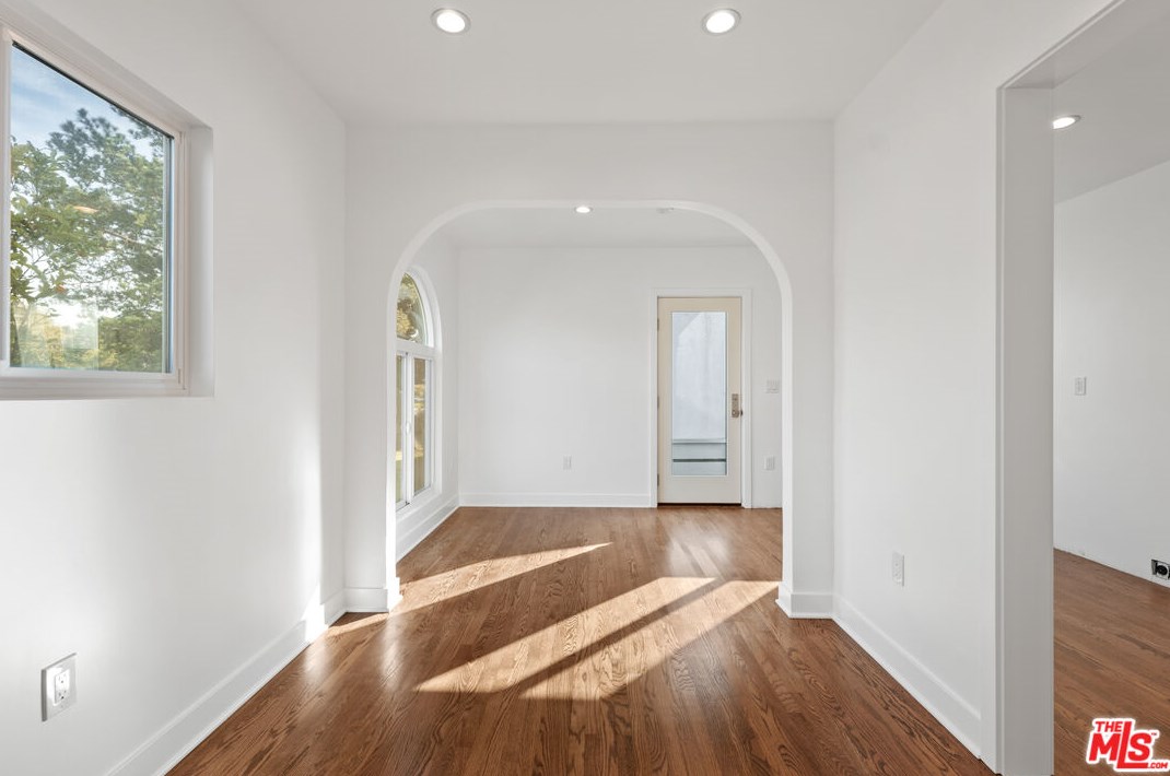 7807 Naylor Ave, Los Angeles CA  90045-2908 exterior