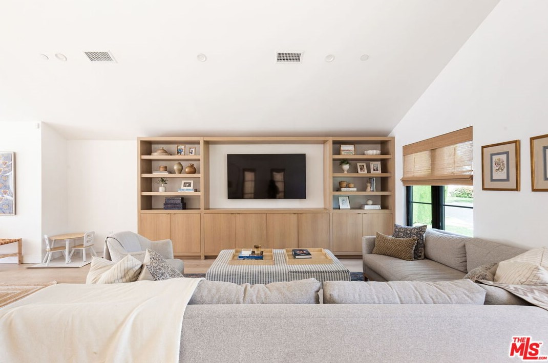 3847 Berryman Ave, Los Angeles CA  90066-4015 exterior