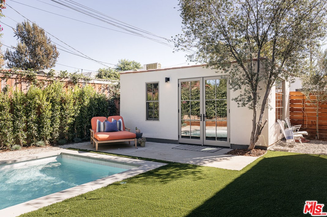 3717 Glenfeliz Blvd, Los Angeles CA  90039-1705 exterior