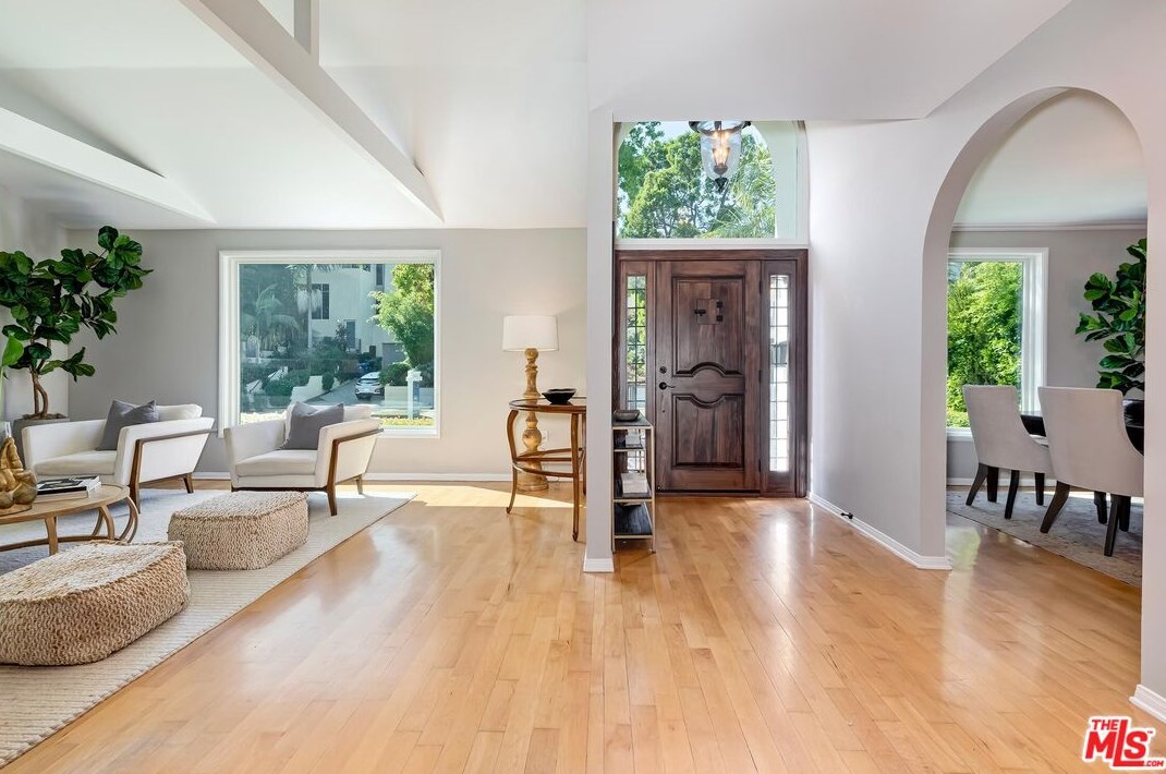 10542 Butterfield Rd, Los Angeles CA  90064-4406 exterior