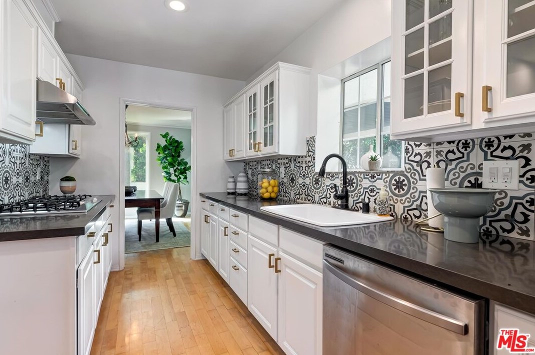 10542 Butterfield Rd, Los Angeles CA  90064-4406 exterior