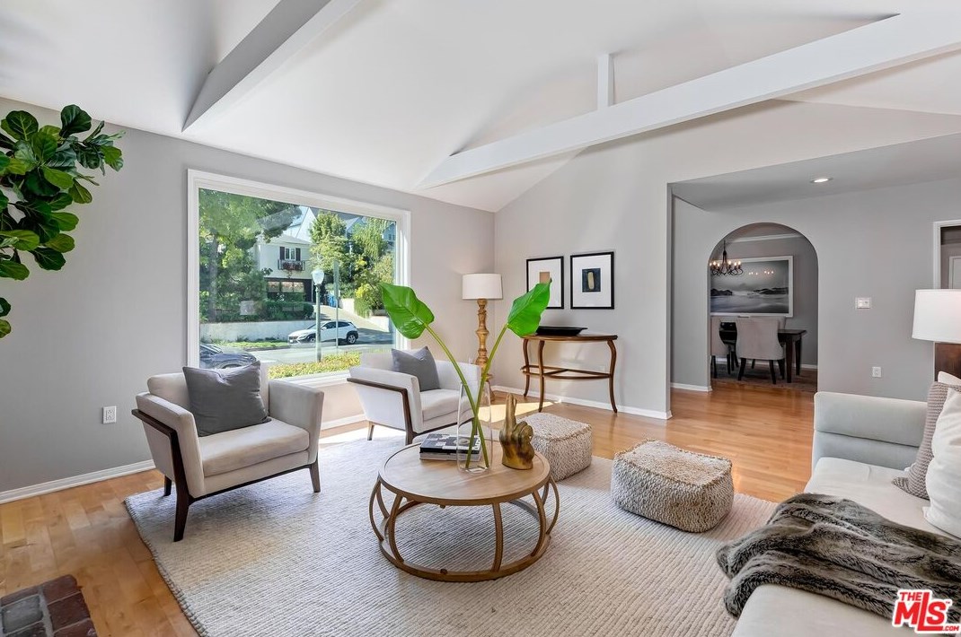 10542 Butterfield Rd, Los Angeles CA  90064-4406 exterior