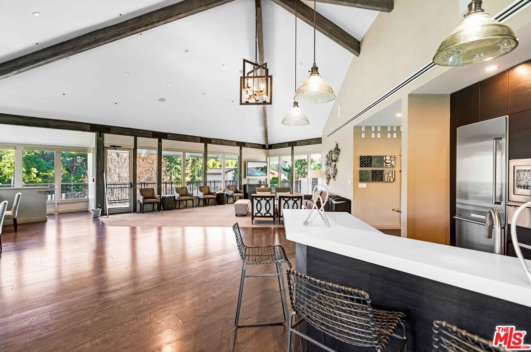 3009 Nicada Dr, Los Angeles CA  90077-2027 exterior
