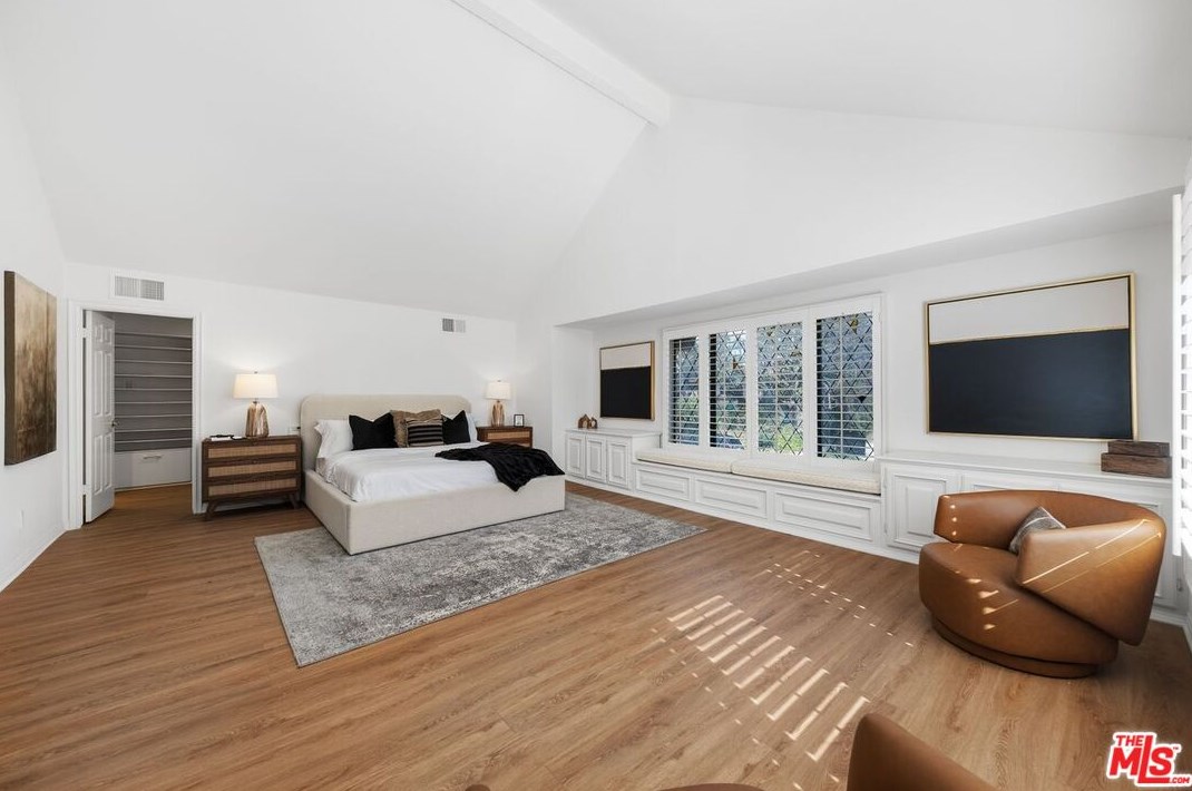 3009 Nicada Dr, Los Angeles CA  90077-2027 exterior