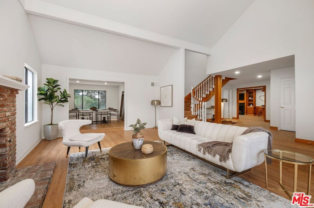 3009 Nicada Dr, Los Angeles CA  90077-2027 exterior