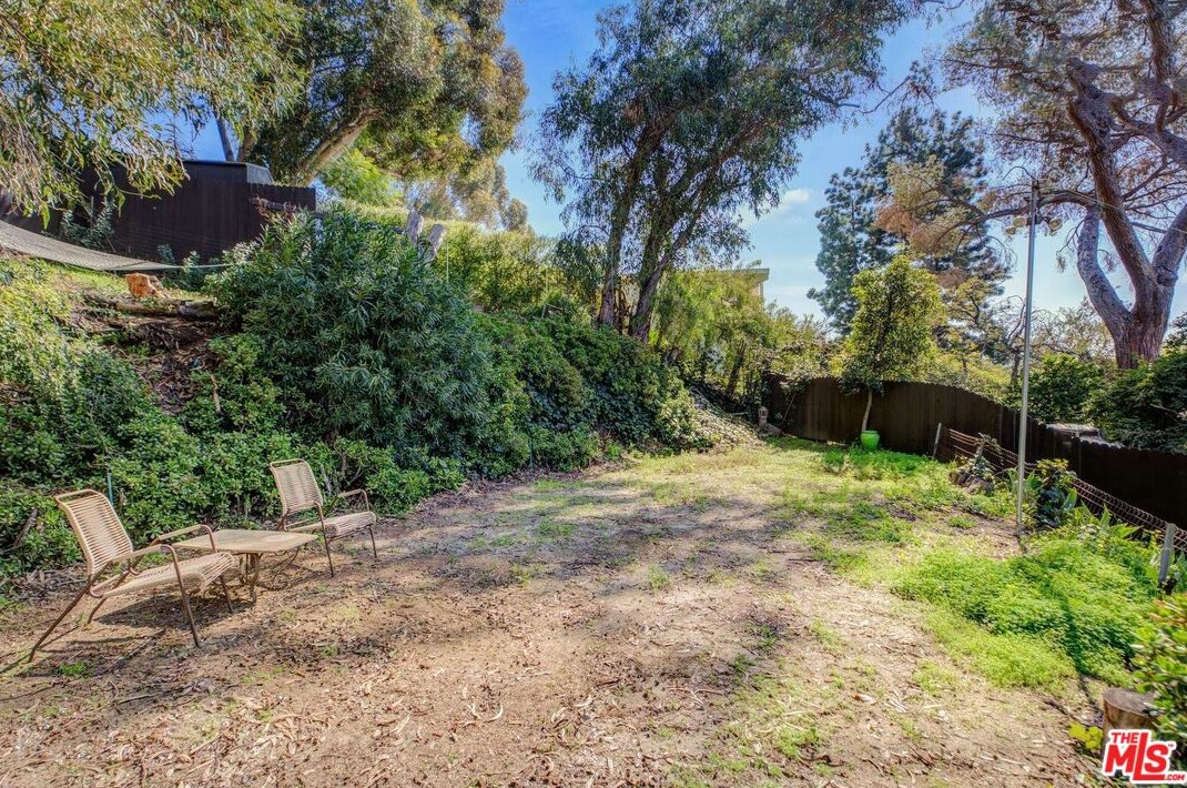1844 Maltman Ave, Los Angeles CA  90026-1126 exterior