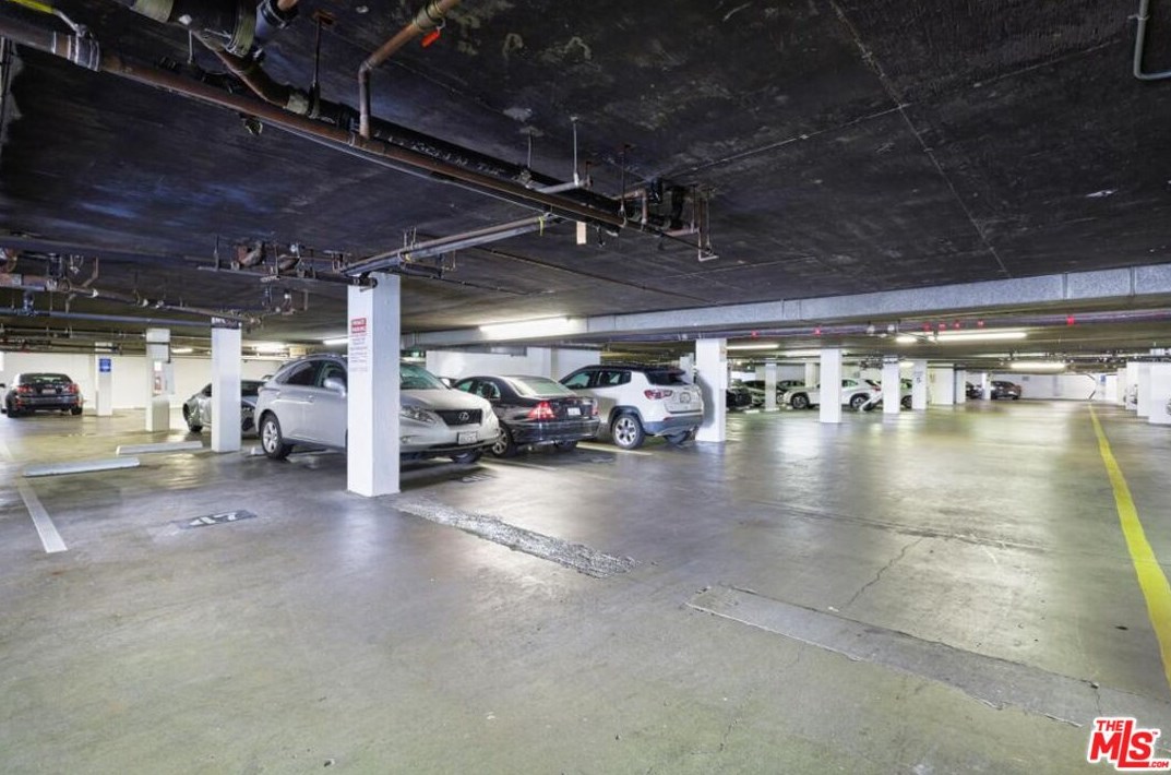 10982 Roebling Ave, Los Angeles CA  90024-2753 exterior