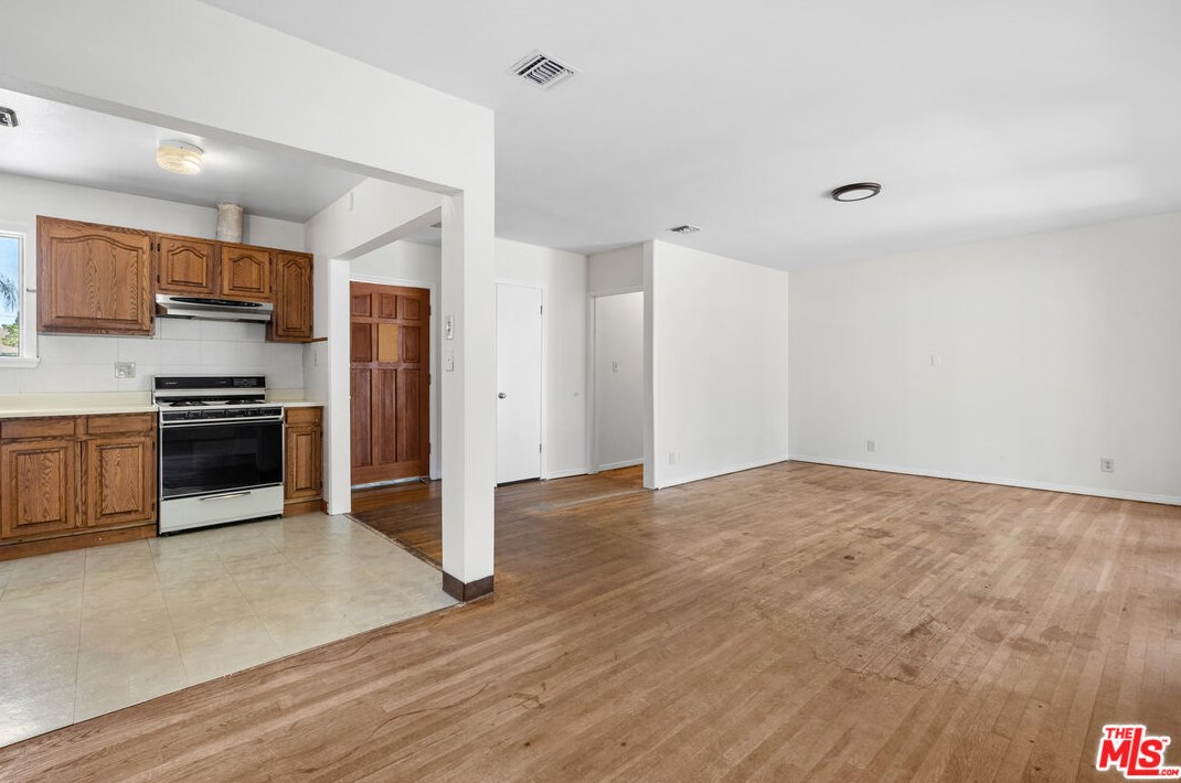 16723 Tribune St, San Fernando CA  91344-5034 exterior