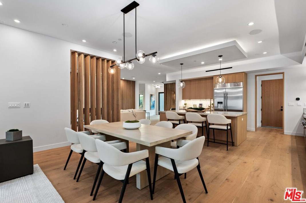 11850 Park Ave, Los Angeles CA  90066-4622 exterior