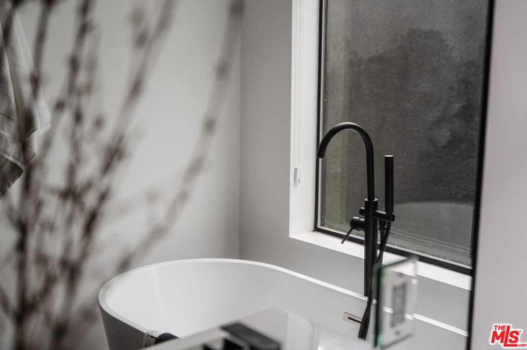 10728 Tabor St, Los Angeles CA  90034-4851 exterior