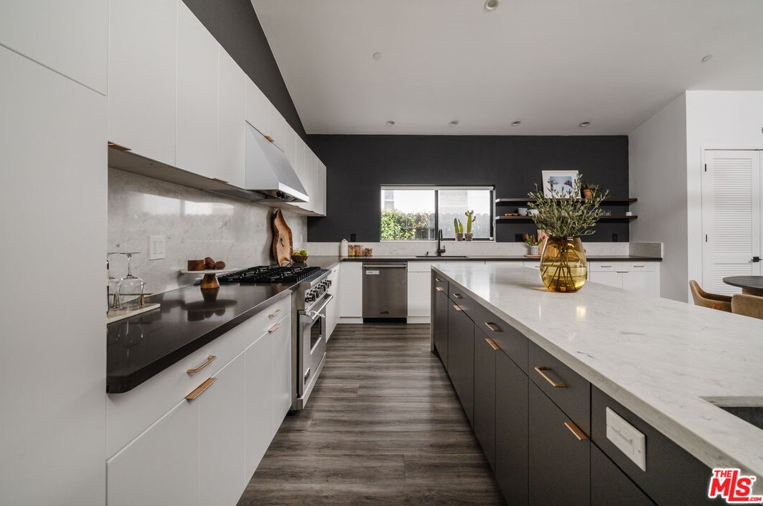 10728 Tabor St, Los Angeles CA  90034-4851 exterior