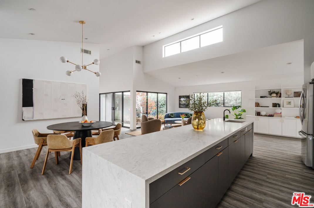 10728 Tabor St, Los Angeles CA  90034-4851 exterior