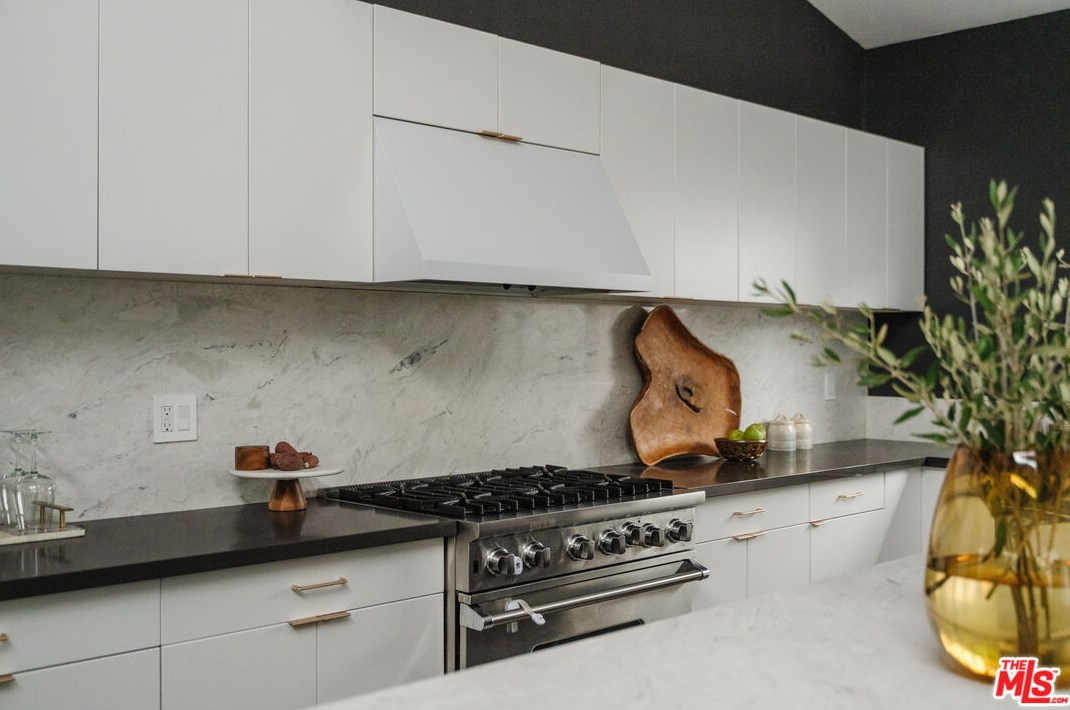 10728 Tabor St, Los Angeles CA  90034-4851 exterior