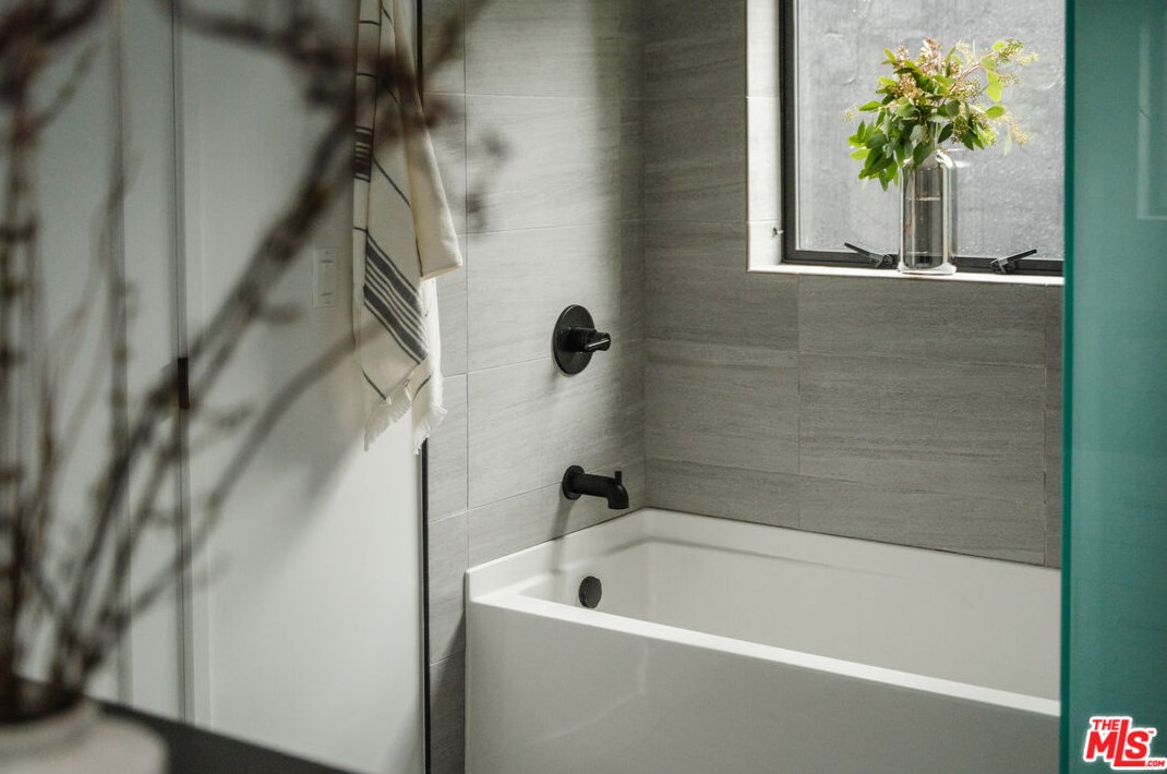 10728 Tabor St, Los Angeles CA  90034-4851 exterior