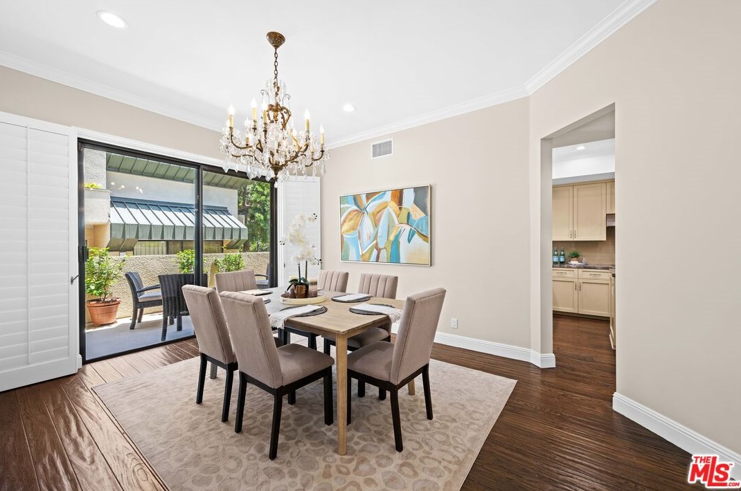 2176 Century Hl, Los Angeles CA  90067-3501 exterior