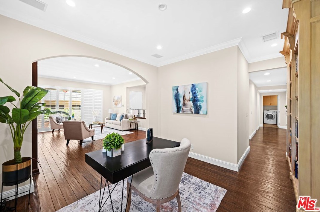 2176 Century Hl, Los Angeles CA  90067-3501 exterior