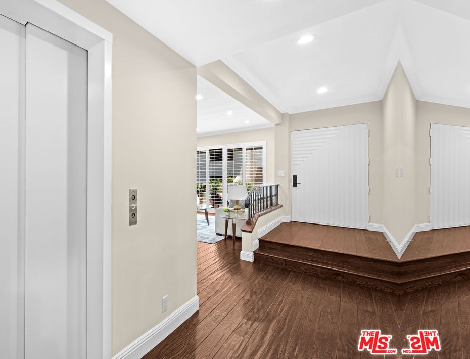 2176 Century Hl, Los Angeles CA  90067-3501 exterior