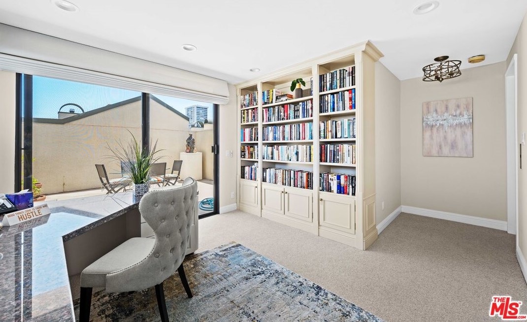 2176 Century Hl, Los Angeles CA  90067-3501 exterior