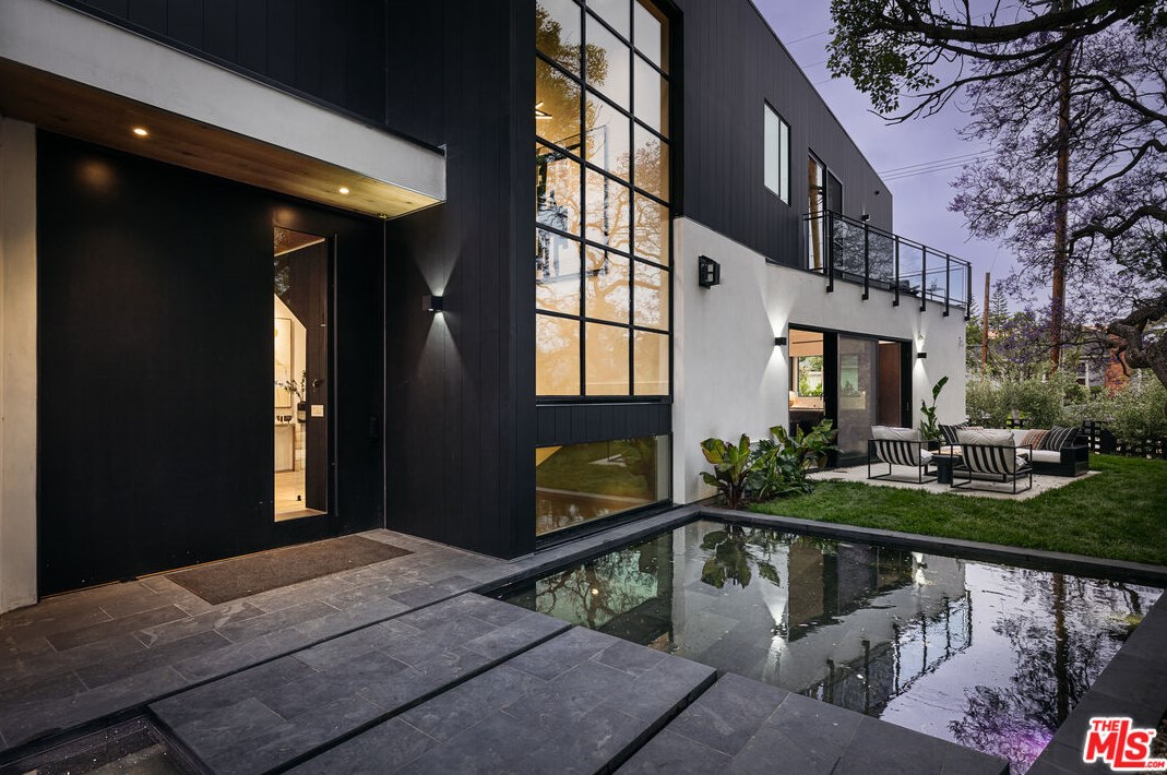 5988 76th St, Los Angeles CA  90045-1618 exterior
