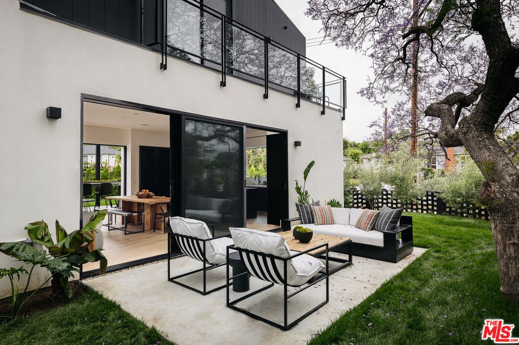 5988 76th St, Los Angeles CA  90045-1618 exterior