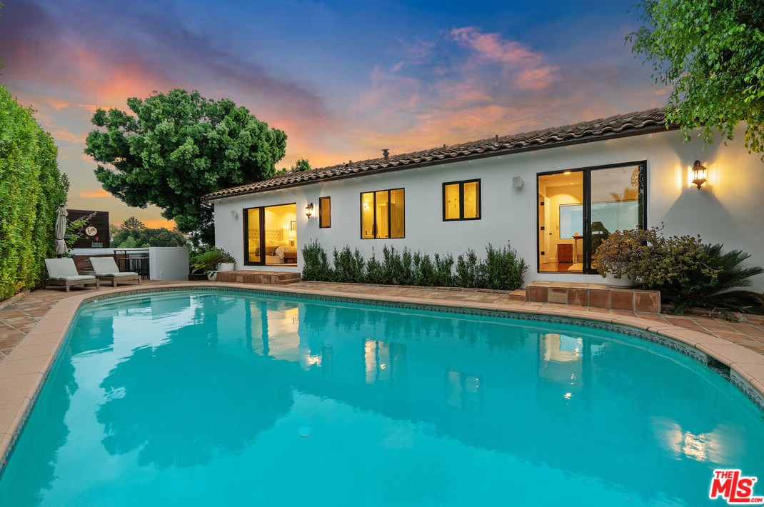 6331 Quebec Dr, Los Angeles CA  90068-2831 exterior