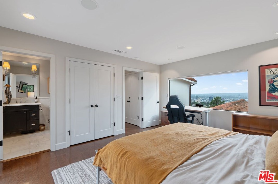 6331 Quebec Dr, Los Angeles CA  90068-2831 exterior