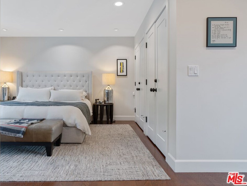 6331 Quebec Dr, Los Angeles CA  90068-2831 exterior