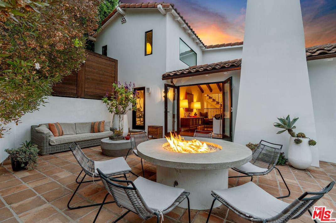 6331 Quebec Dr, Los Angeles CA  90068-2831 exterior