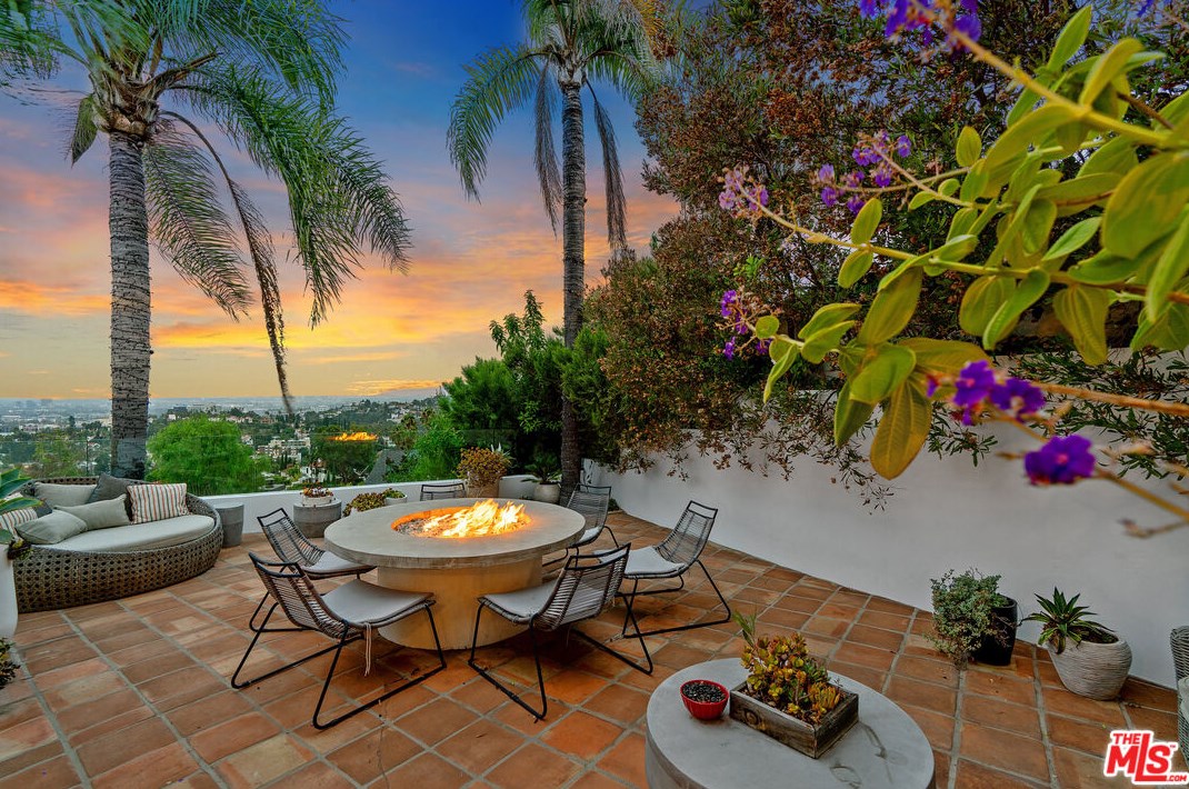6331 Quebec Dr, Los Angeles CA  90068-2831 exterior