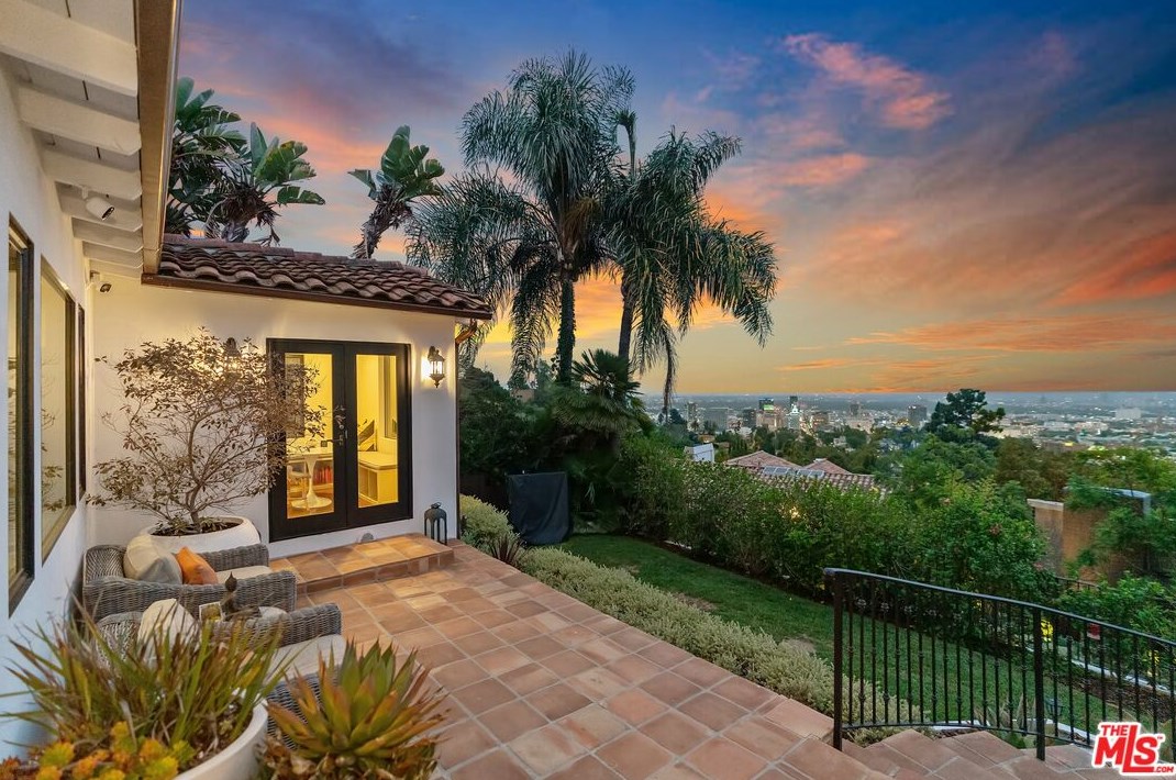 6331 Quebec Dr, Los Angeles CA  90068-2831 exterior
