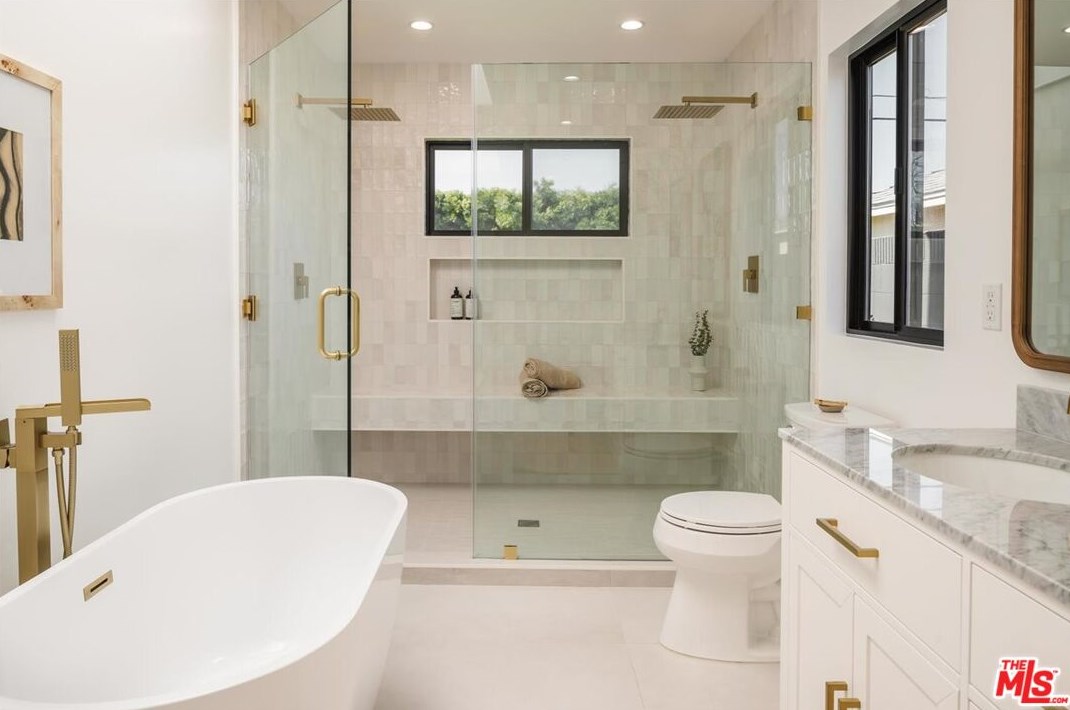 3437 Somerset Dr, Los Angeles CA  90016-4805 exterior
