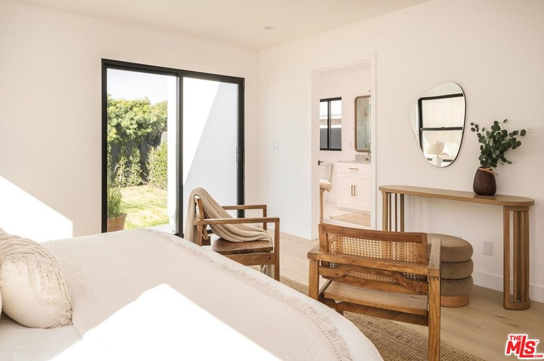 3437 Somerset Dr, Los Angeles CA  90016-4805 exterior