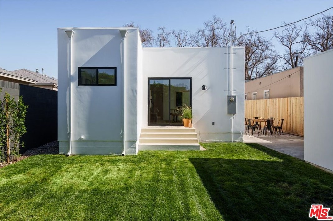 3437 Somerset Dr, Los Angeles CA  90016-4805 exterior