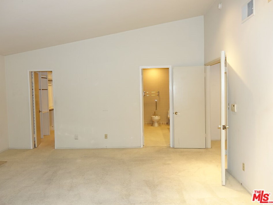 2510 Almaden Ct, Los Angeles CA  90077-2520 exterior