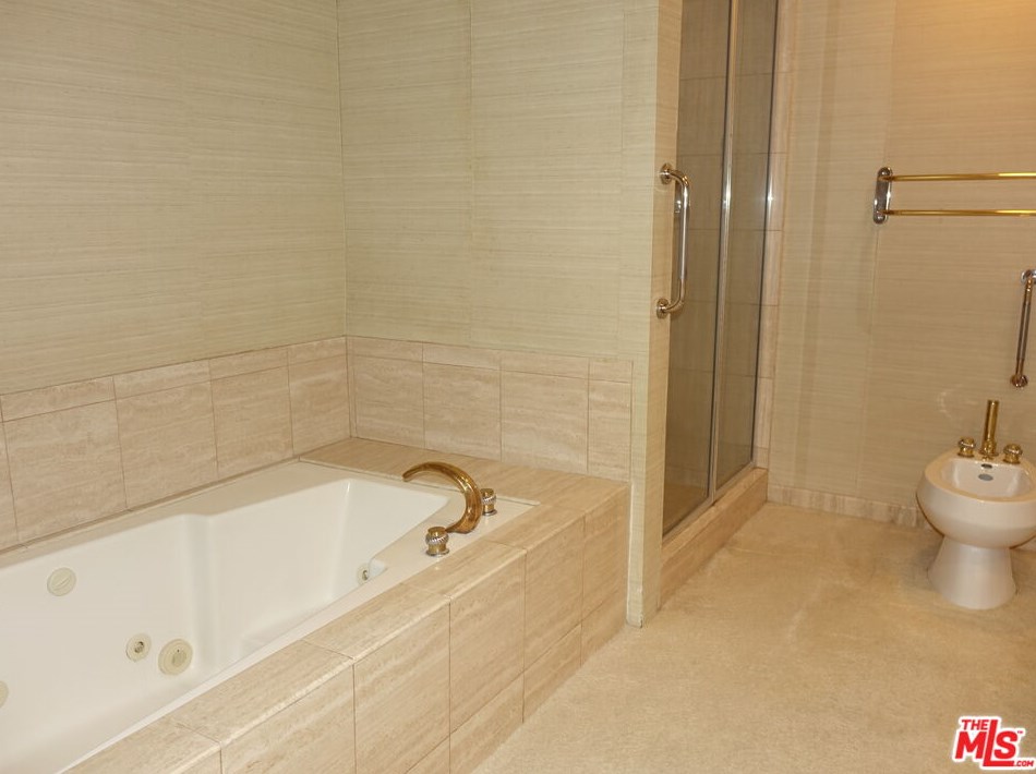 2510 Almaden Ct, Los Angeles CA  90077-2520 exterior