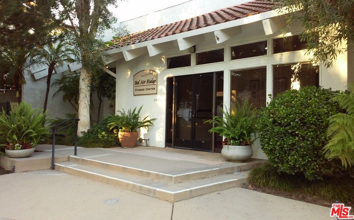 2510 Almaden Ct, Los Angeles CA  90077-2520 exterior