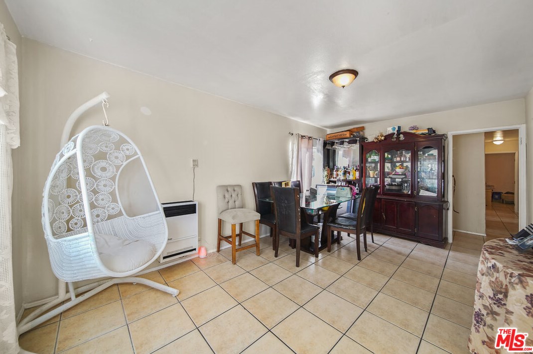 1343 59th Pl, Los Angeles CA  90001-1211 exterior