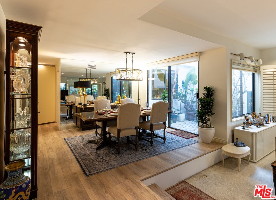 2393 Century Hl, Los Angeles CA  90067-3508 exterior