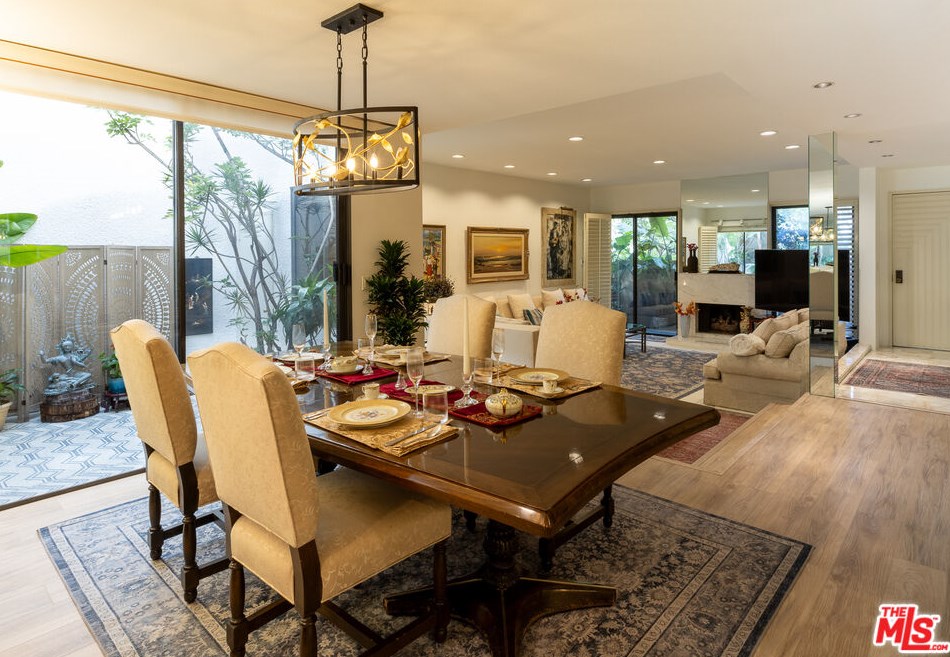 2393 Century Hl, Los Angeles CA  90067-3508 exterior