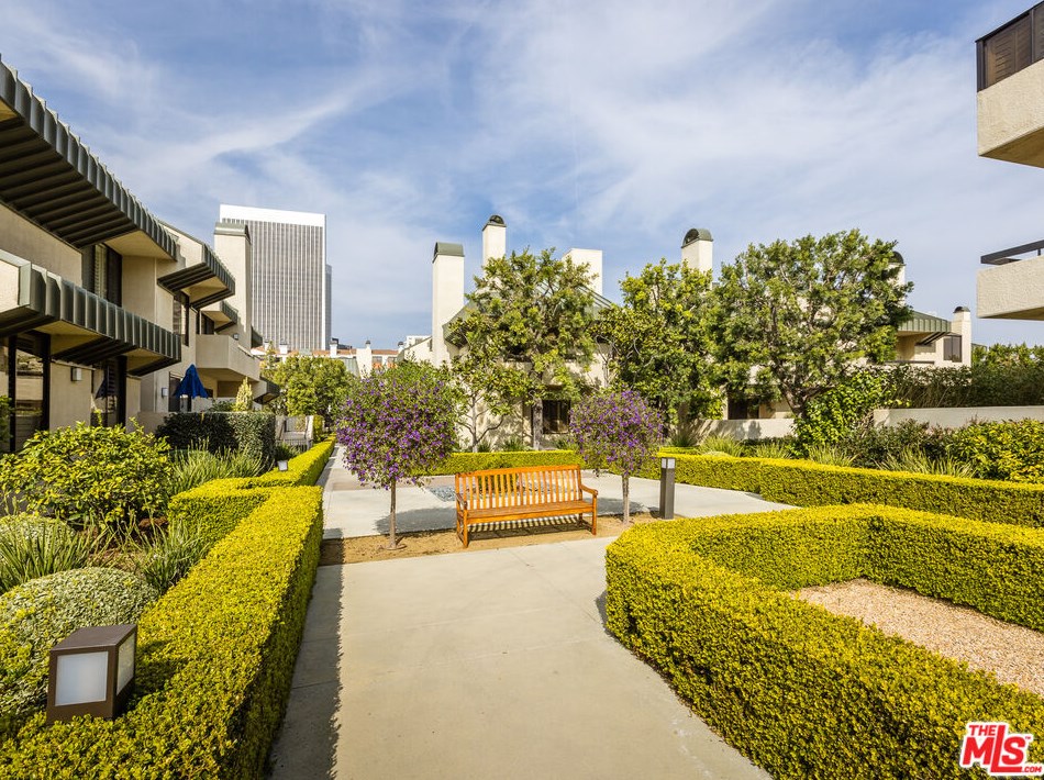 2393 Century Hl, Los Angeles CA  90067-3508 exterior