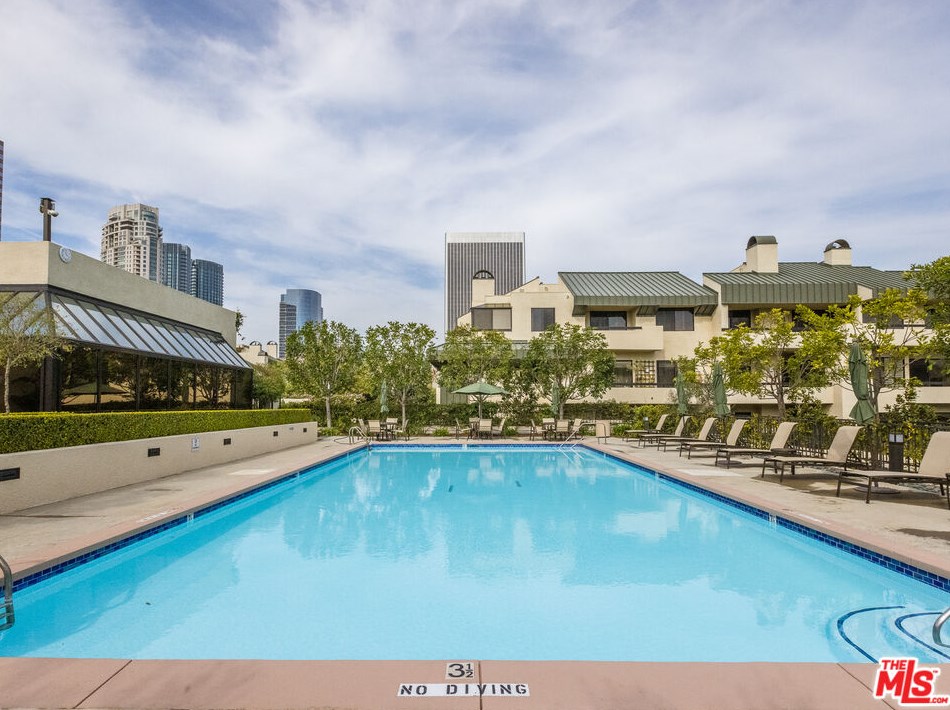 2393 Century Hl, Los Angeles CA  90067-3508 exterior