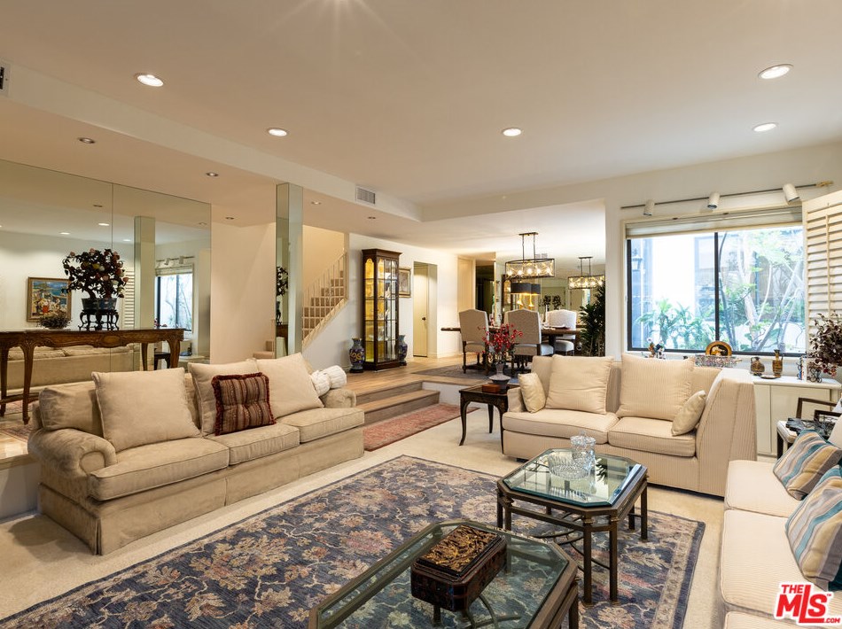 2393 Century Hl, Los Angeles CA  90067-3508 exterior