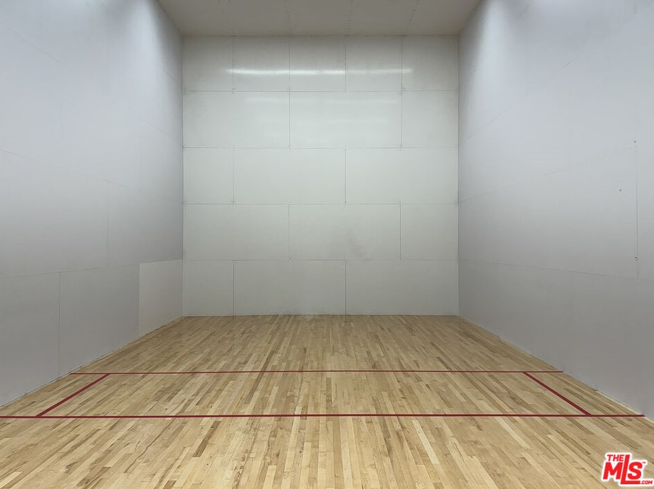 2393 Century Hl, Los Angeles CA  90067-3508 exterior