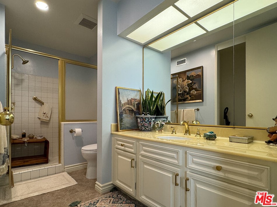 2393 Century Hl, Los Angeles CA  90067-3508 exterior