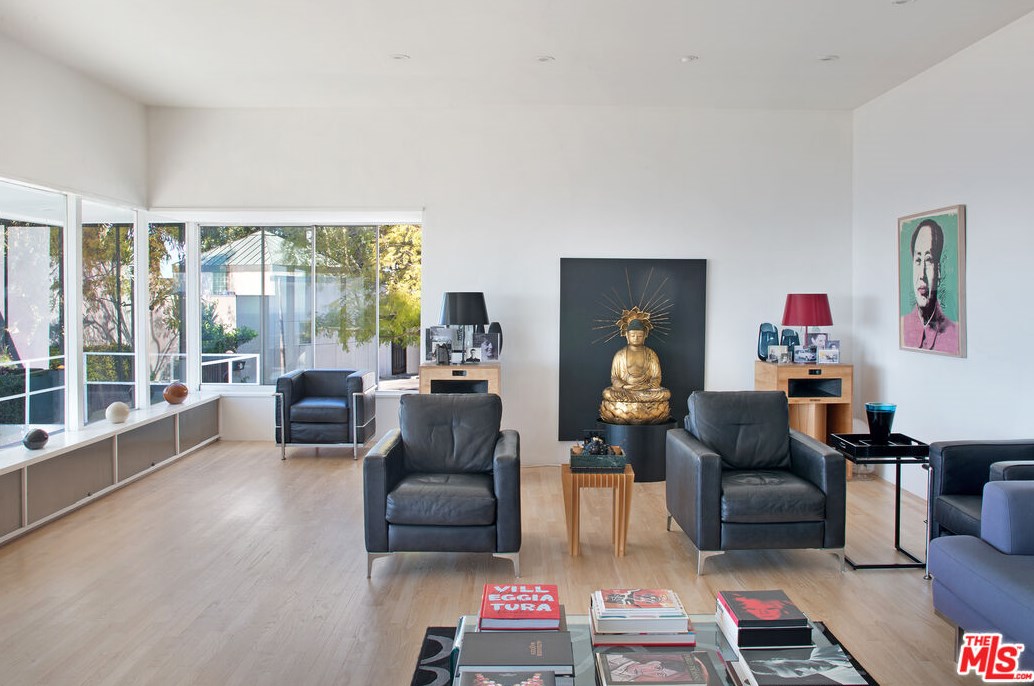 1880 Blue Heights Dr, Los Angeles CA  90069-1302 exterior